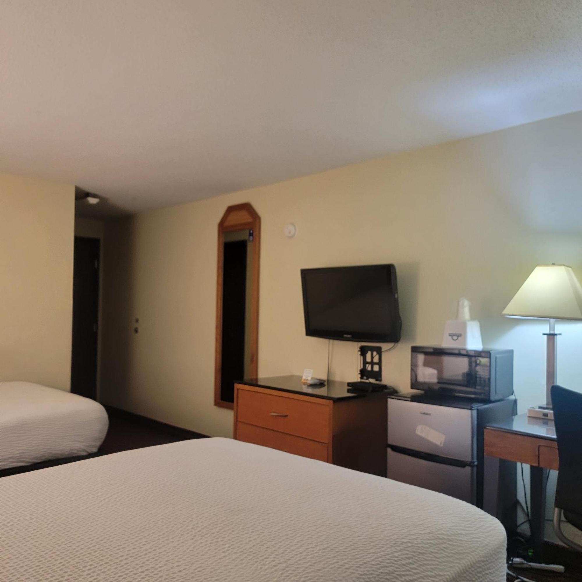 Days Inn By Wyndham פורט דודג' מראה חיצוני תמונה