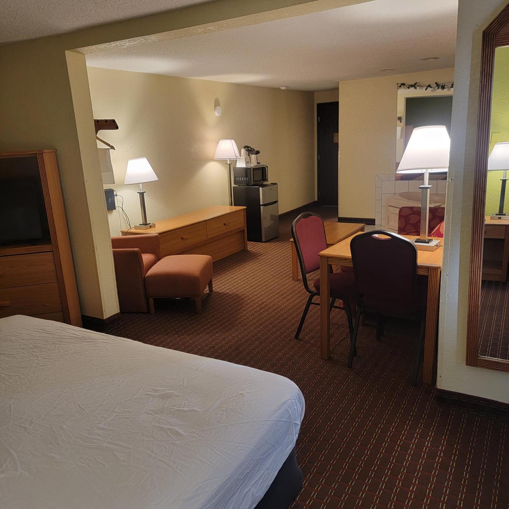Days Inn By Wyndham פורט דודג' מראה חיצוני תמונה