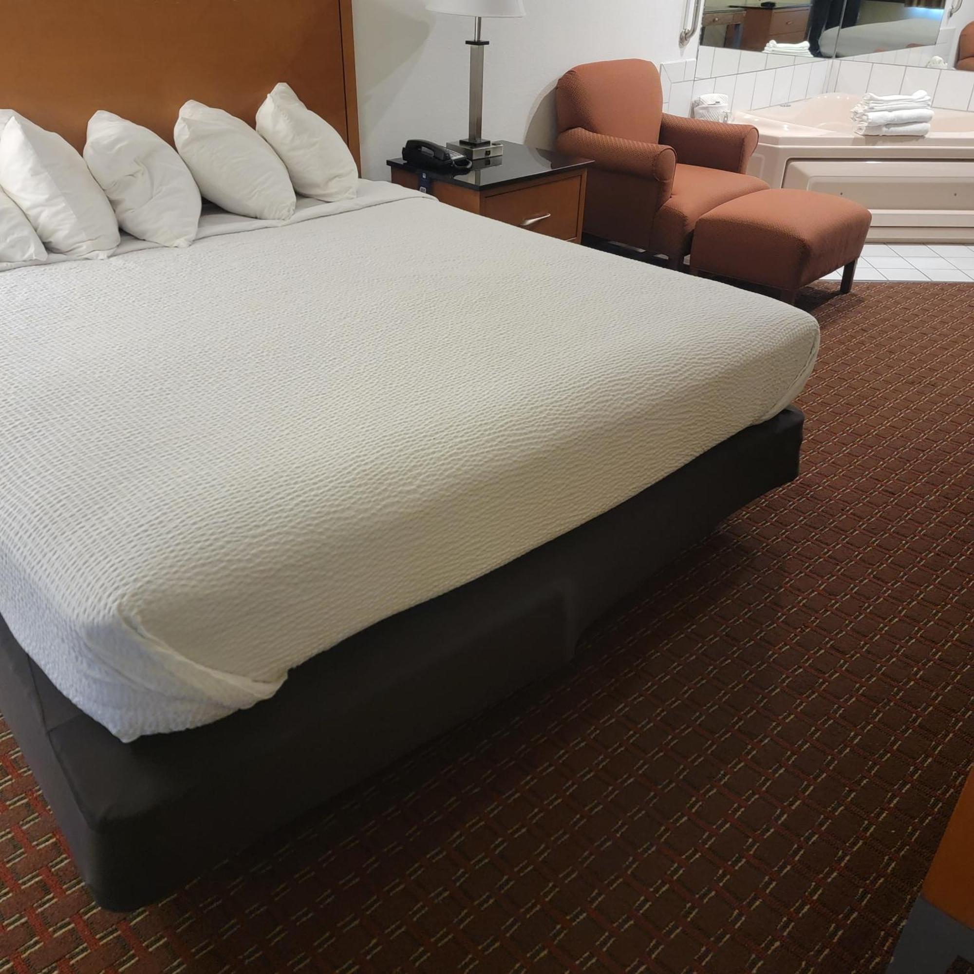 Days Inn By Wyndham פורט דודג' מראה חיצוני תמונה